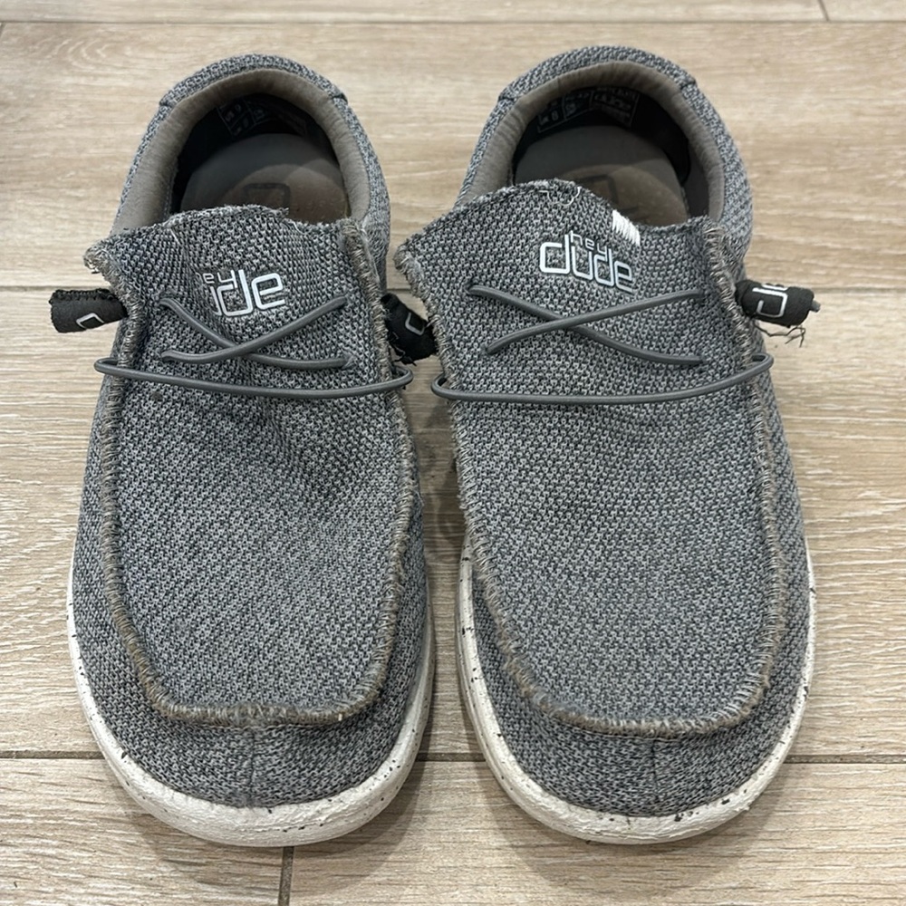 Hey Dude Size 9 Men’s Wally Sox shoes. Used condition. Extra laces included.
